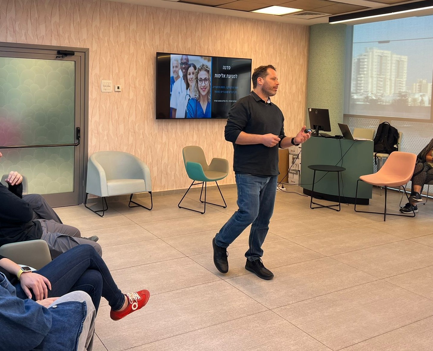 סדנה למניעת אלימות בארגונים והכשרת צוותים לדה - אסקלציה